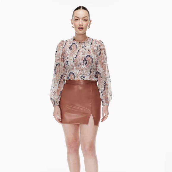 Aritzia high waisted mini skirt - Picture 1 of 4